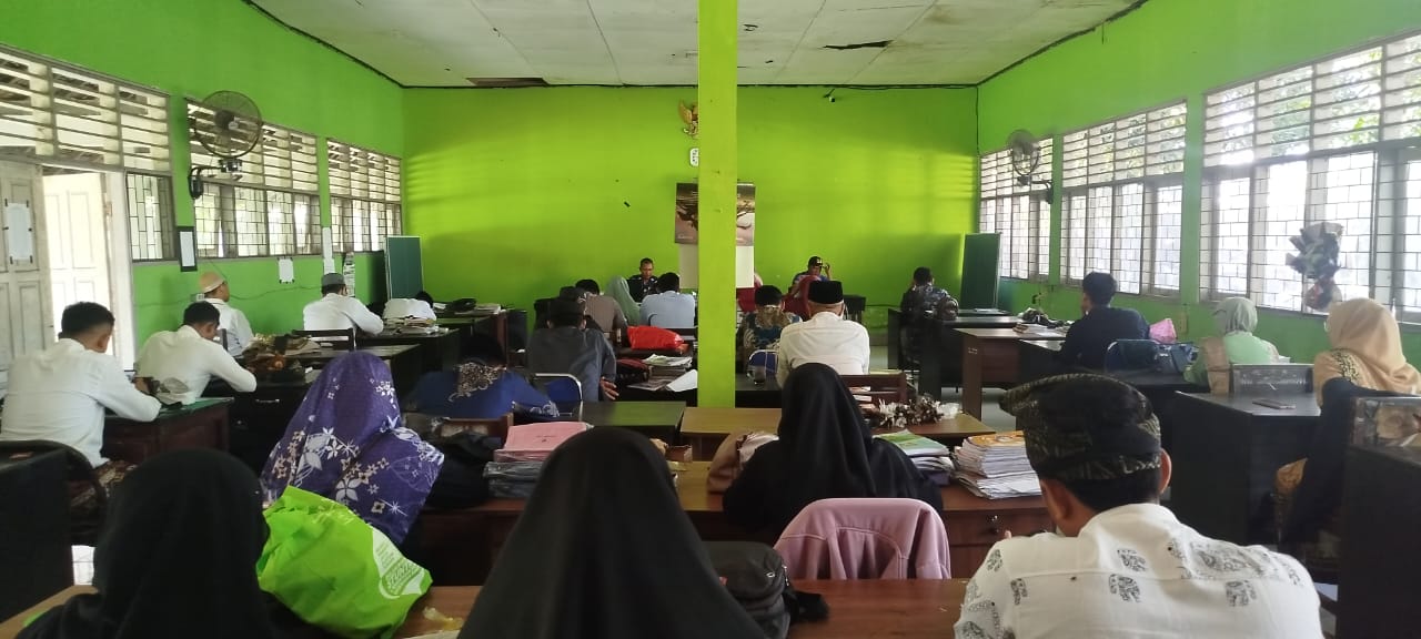 SMKN 1 Jerowaru Gelar Rapat Penentuan Kelulusan Kelas XII Usai Upacara Hardiknas