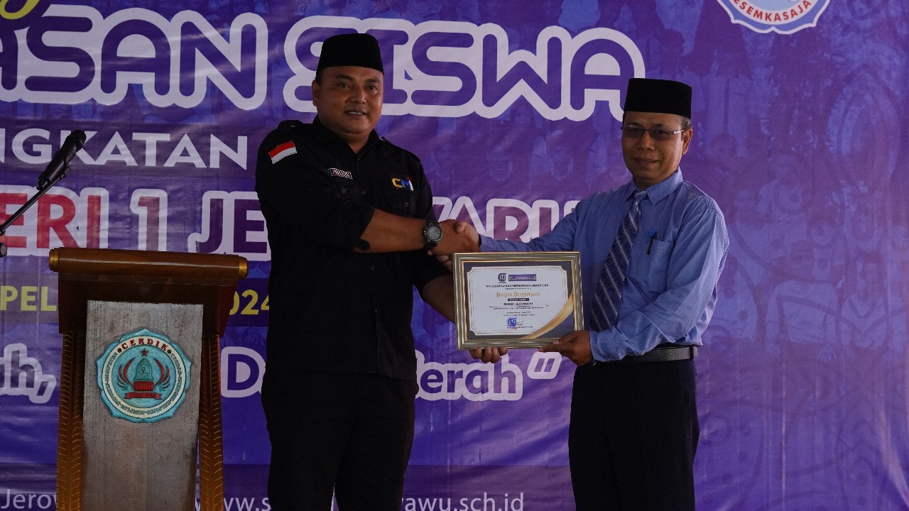 Selamat SMKN 1 Jerowaru Dapat Penghargaan Kategori Keterbukaan Informasi Melalui Media Massa Dari CMI