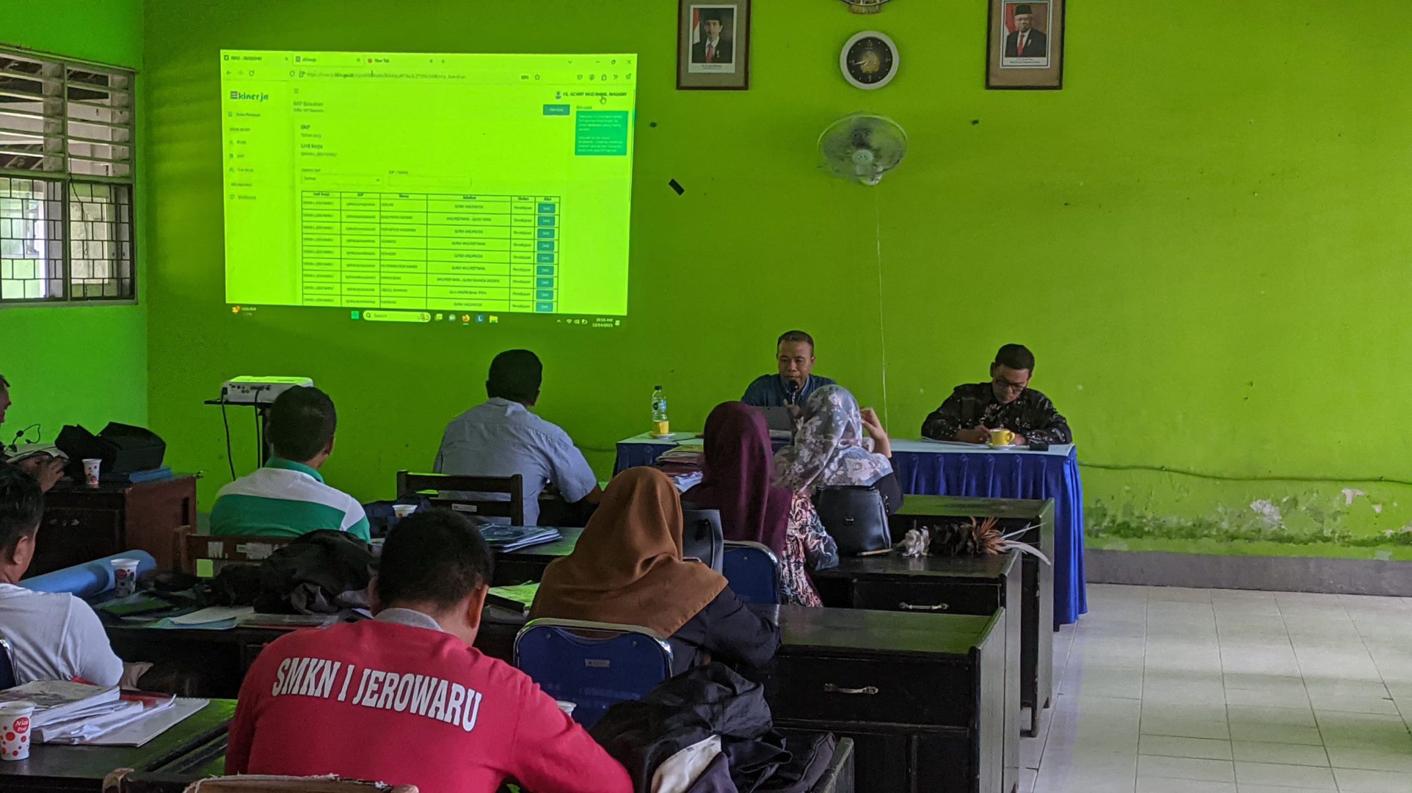 Rapat Pembagian Tugas Semester Genap di SMKN 1 Jerowaru T.P 2023/2024
