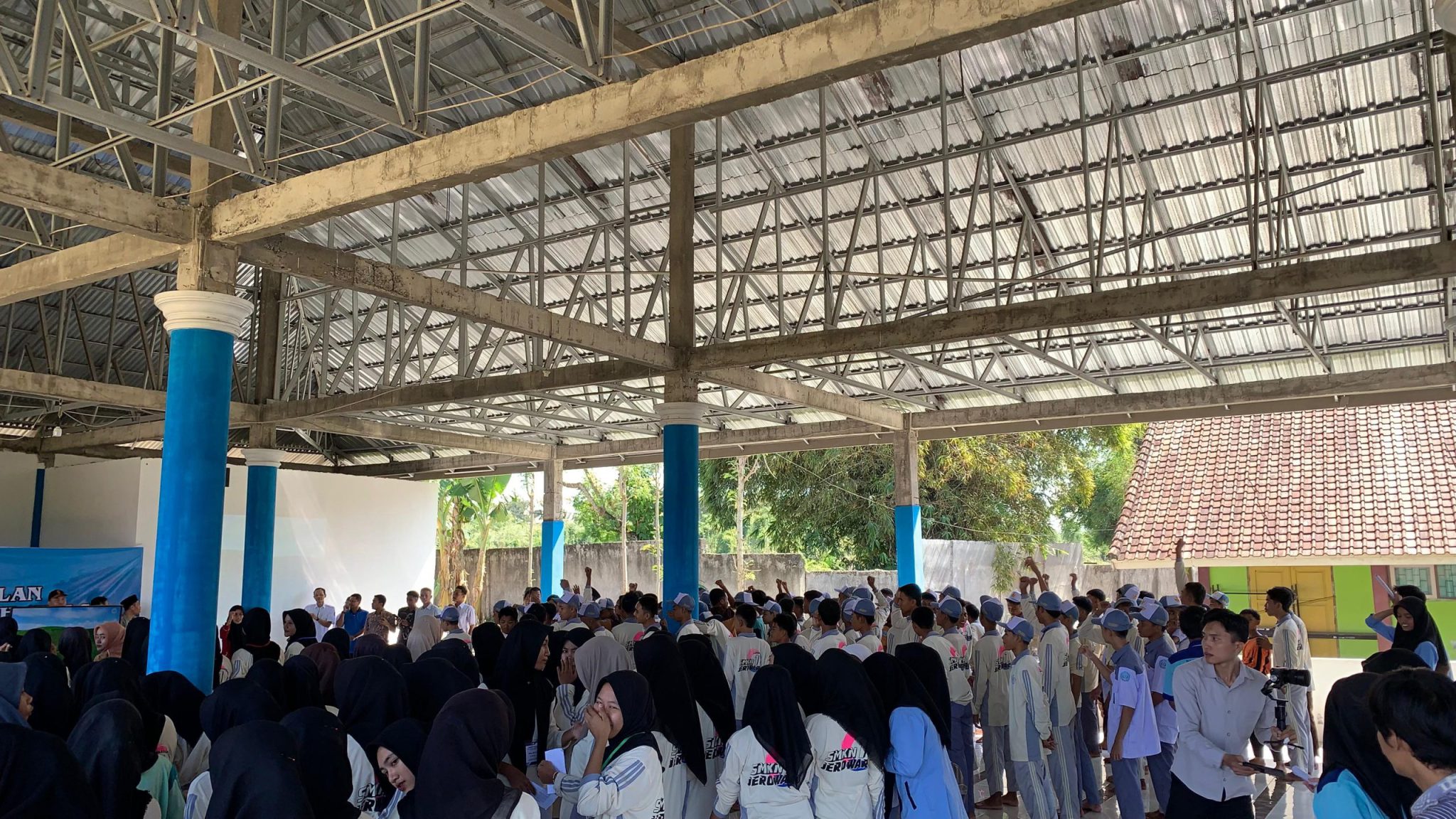 Penutupan MPLS SMKN 1 Jerowaru: Kejutan yang Bikin Haru untuk Para Peserta dan Guru