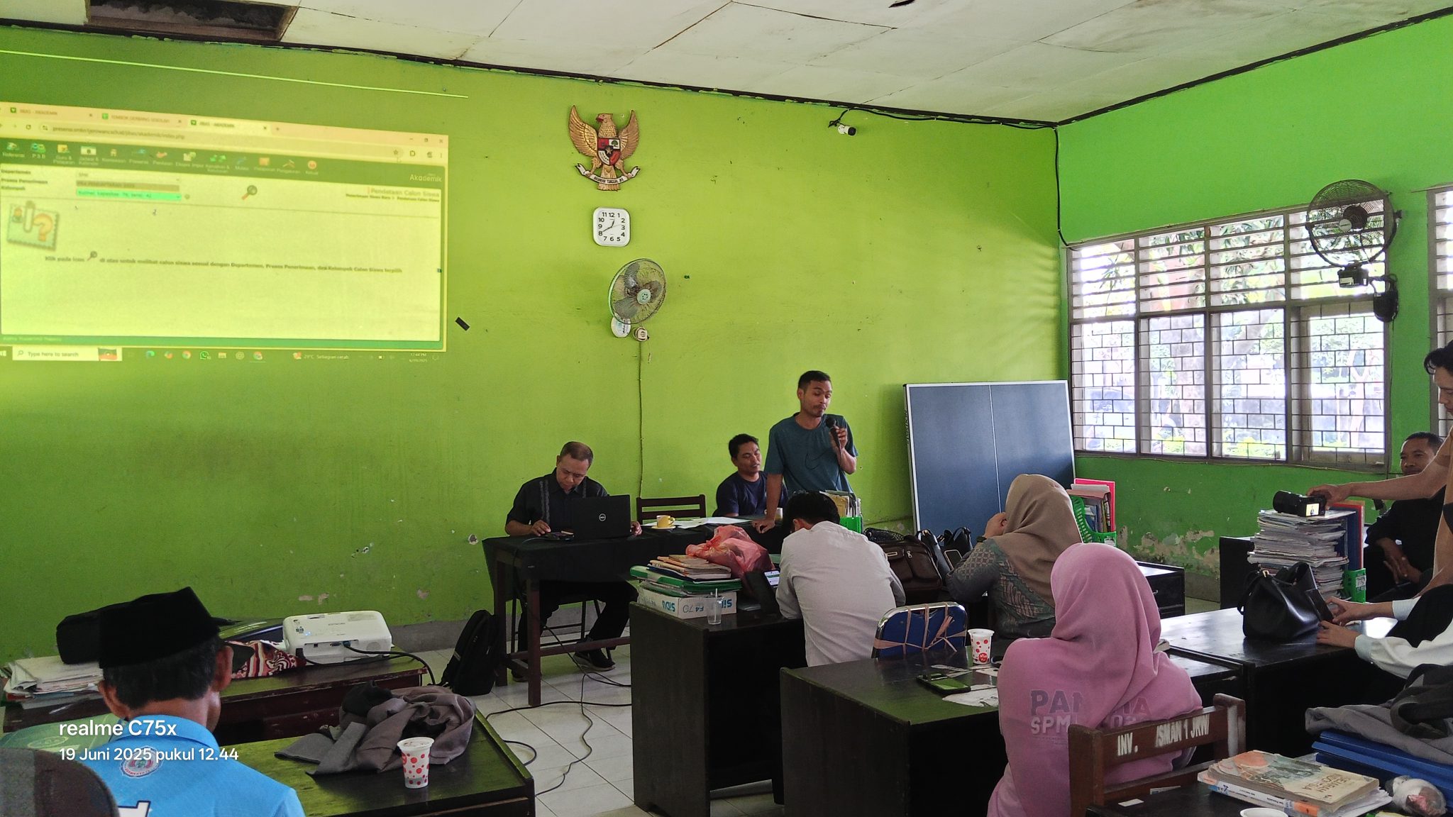 Rapat Final Kenaikan Kelas & Momen Perpisahan Penuh Haru di SMKN 1 Jerowaru