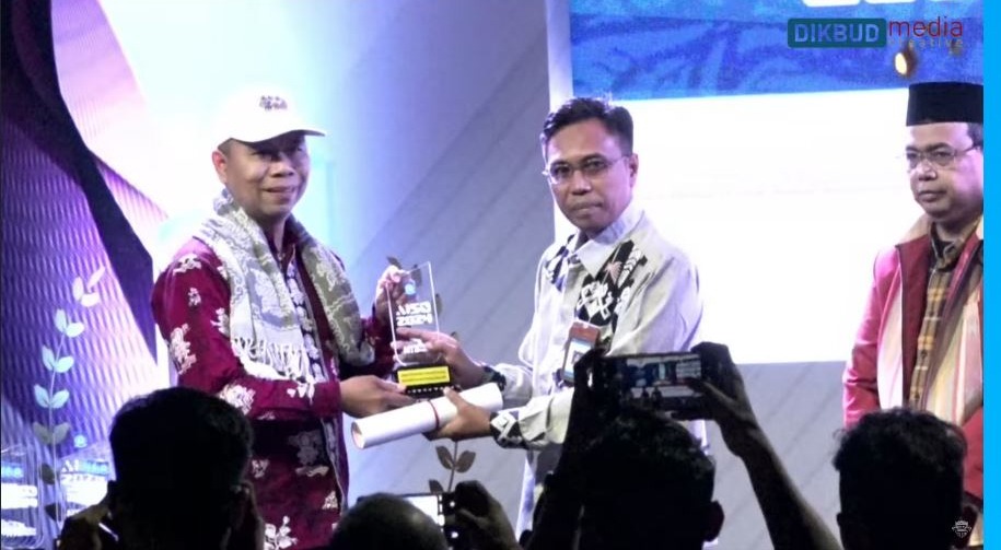 Membanggakan SMKN 1 Jerowaru, Raih Penghargaan AiSO 2024 Pada Puncak Peringatan Hardiknas