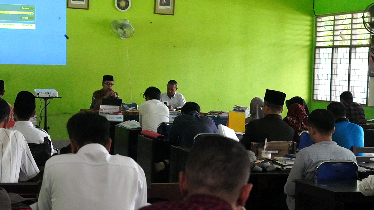 Rapat Dinas Awal Masuk Sekolah SMKN 1 JEROWARU - Persiapan KBM Pasca Libur Idul Fitri