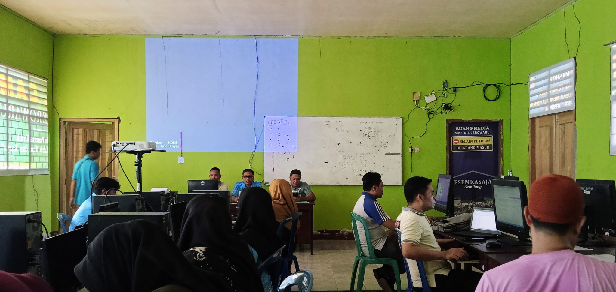 Pra-Rapat Kenaikan Kelas Siswa Kelas 10 & 11 SMK Negeri 1 Jerowaru